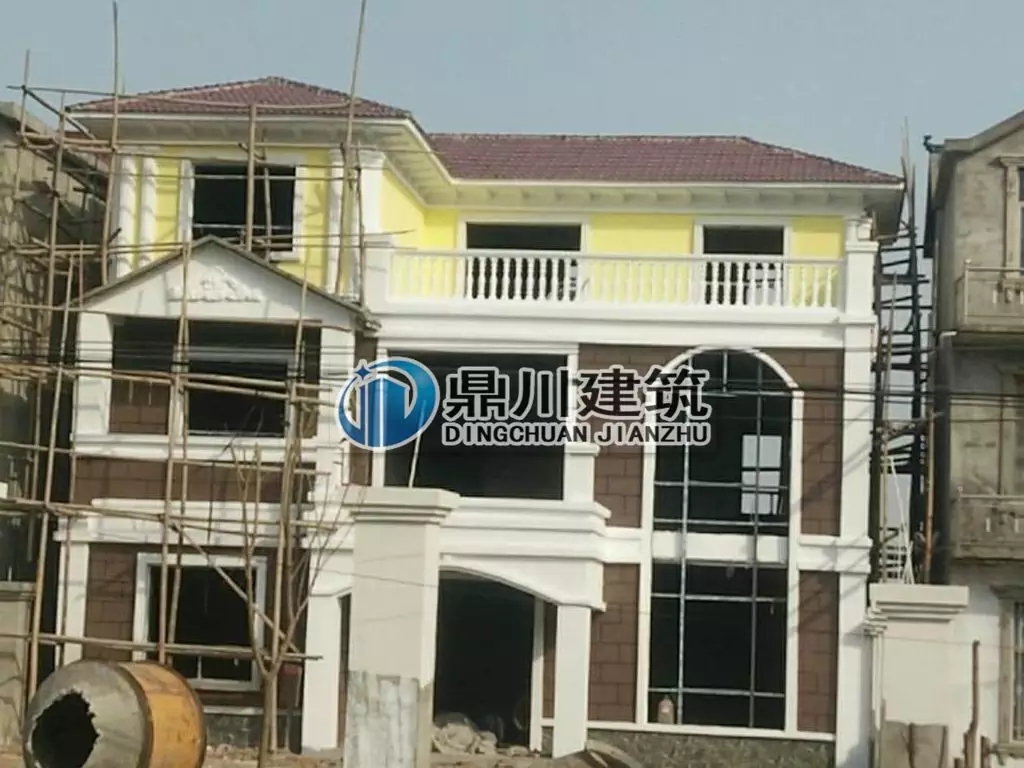 農村復式三層大氣別墅，造價親民易建造，30萬也能建出豪宅效果！