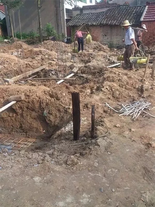 建房自訴：大叔15萬建好一層自建房，簡單舒適還省錢！