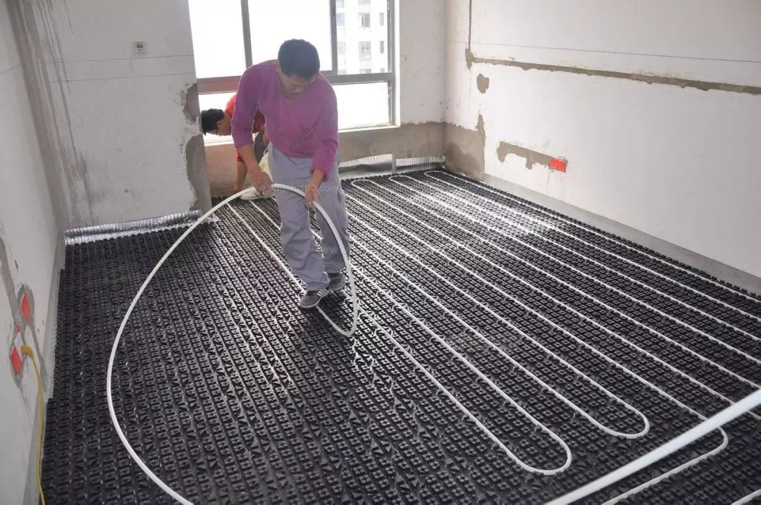 農村自建房是用地暖好還是暖氣片好？這樣選擇不會錯！